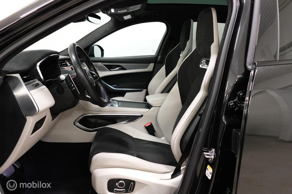 Jaguar F-PACE 5.0 P550 V8 SVR, Meridioan, Pano, HUD, 360 48459748-1.jpg | Wijtos Automotive