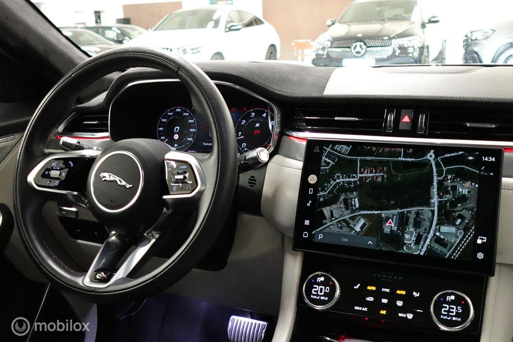 Jaguar F-PACE 5.0 P550 V8 SVR, Meridioan, Pano, HUD, 360 48459748-10.jpg | Wijtos Automotive