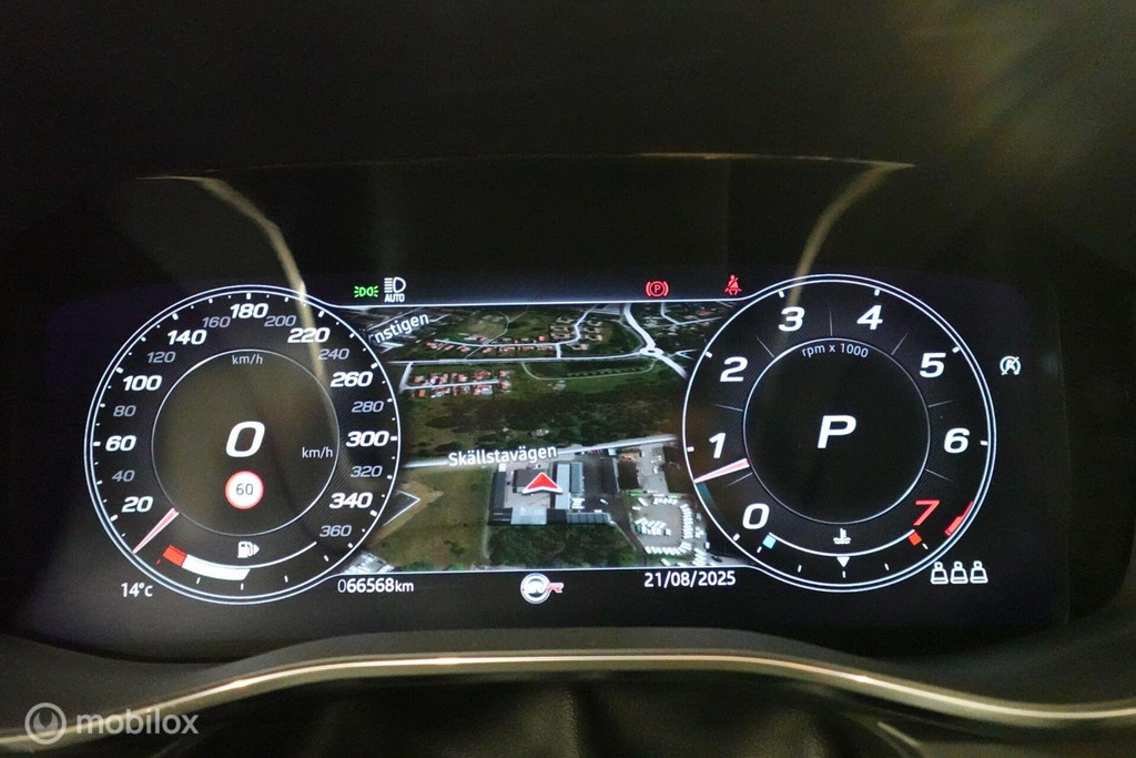 Jaguar F-PACE 5.0 P550 V8 SVR, Meridioan, Pano, HUD, 360 48459748-16.jpg | Wijtos Automotive