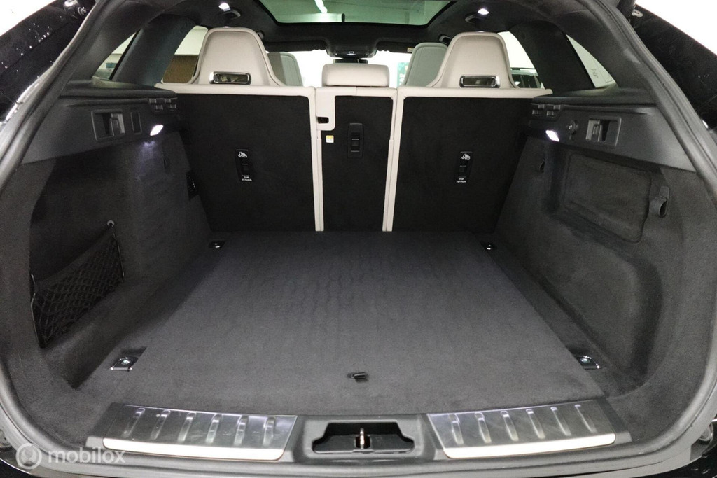 Jaguar F-PACE 5.0 P550 V8 SVR, Meridioan, Pano, HUD, 360 48459748-26.jpg | Wijtos Automotive