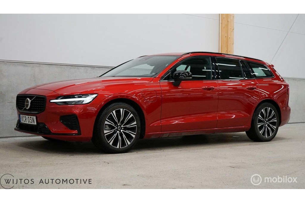 Volvo V60 2.0 T6 Plug-in hybrid AWD Plus Dark, winterbanden 51085338-0.jpg | Wijtos Automotive