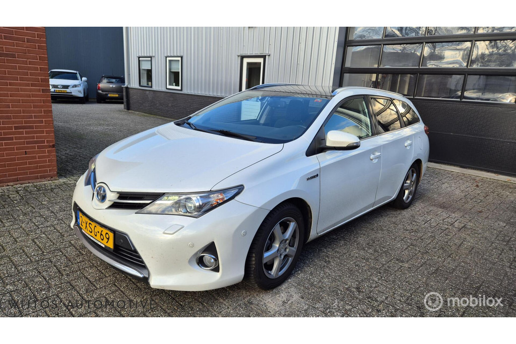 Toyota Auris 1.8 Hybrid Lease+, 1 eigenaar, dealer ond, pano 50258786-0.jpg | Wijtos Automotive
